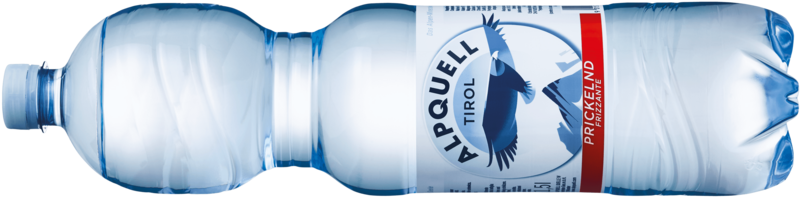 Foto: Alpquell Mineralwasser / Rieder‘s Quellen-Betriebe GmbH Natürliches Alpen-Mineralwasser aus Tirol: eine 1,5-Liter-Flasche ALPQUELL prickelnd